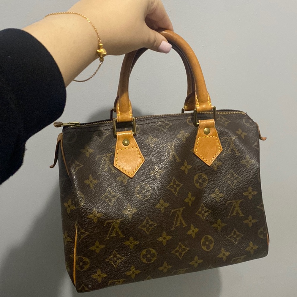 Authentic Louis Vuitton Speedy 25